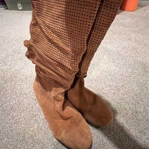UGG Women’s Leather Boots Size 7.5